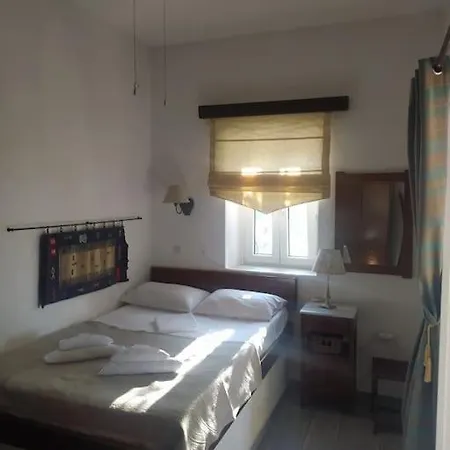 The House Of Manos And Helen Aneratza