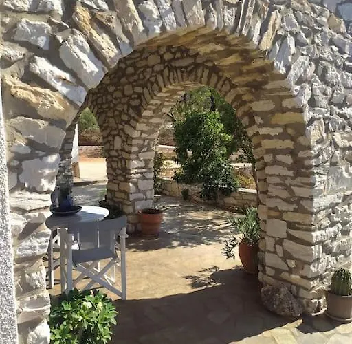 Vila The House Of Manos And Helen *